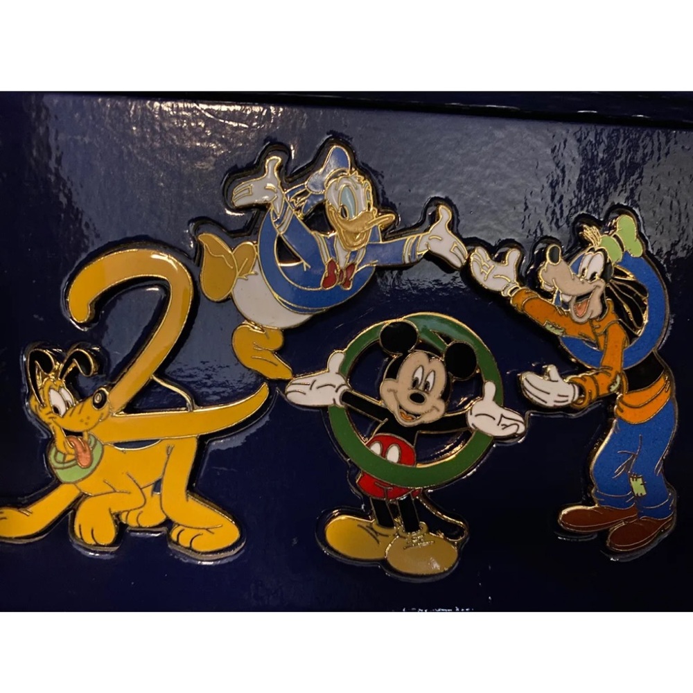 WDW 2000 Pin Collection: Celebrate the Future Hand in Hand